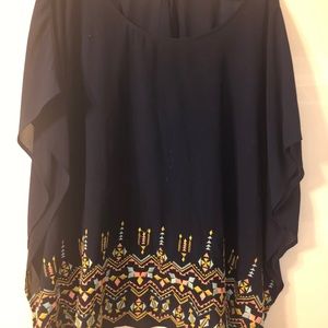 Navy shirt with embroidered bottom